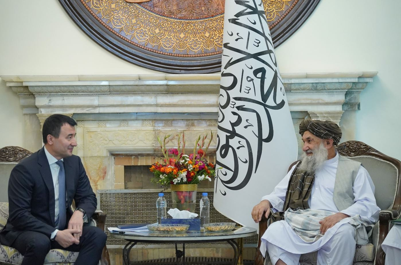 The Prime Minister of the Islamic Emirate of Afghanistan Meets with the Delegation Led by the Deputy Prime Minister of Uzbekistan
